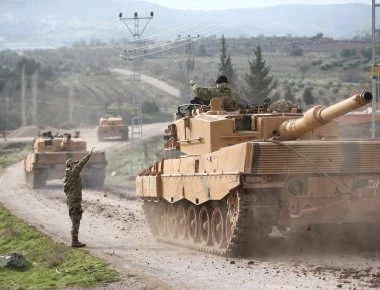 Η ρωσική Αεροπορία ανάγκασε τουρκική φάλαγγα τεθωρακισμένων να αναστρέψει την πορεία της!